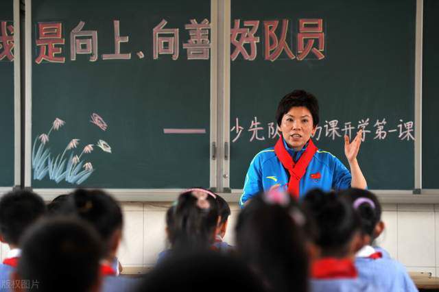 但是事实倒是，上映的这版《白鹿原》已是由王全安执笔并导演，最后对峙艺术原则的芦苇根基不再介入的片子了。